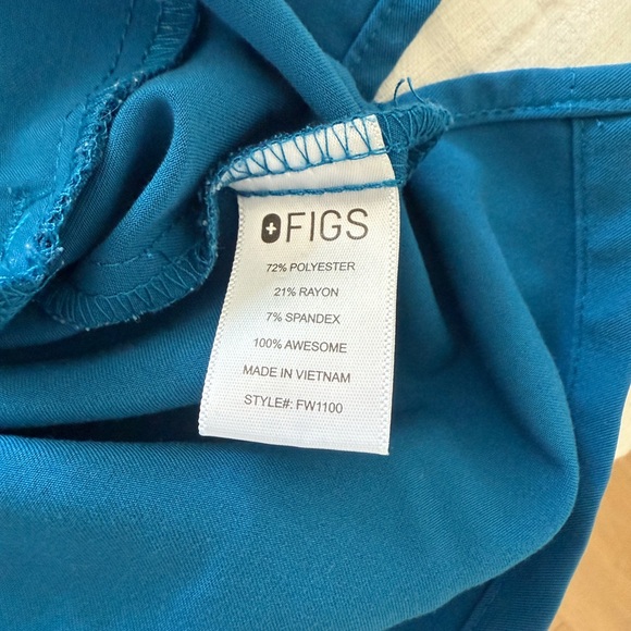 Figs Women Casma Scrub Top in Alps Blue - Picture 4 of 4